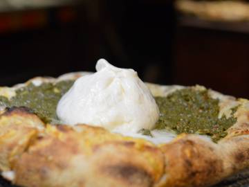 Pizza com Mozzarella Fresca